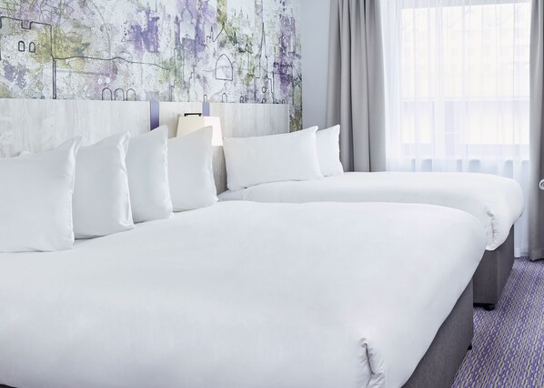 Standard Triple | Hypo-allergenic bedding, in-room safe, desk, iron/ironing board