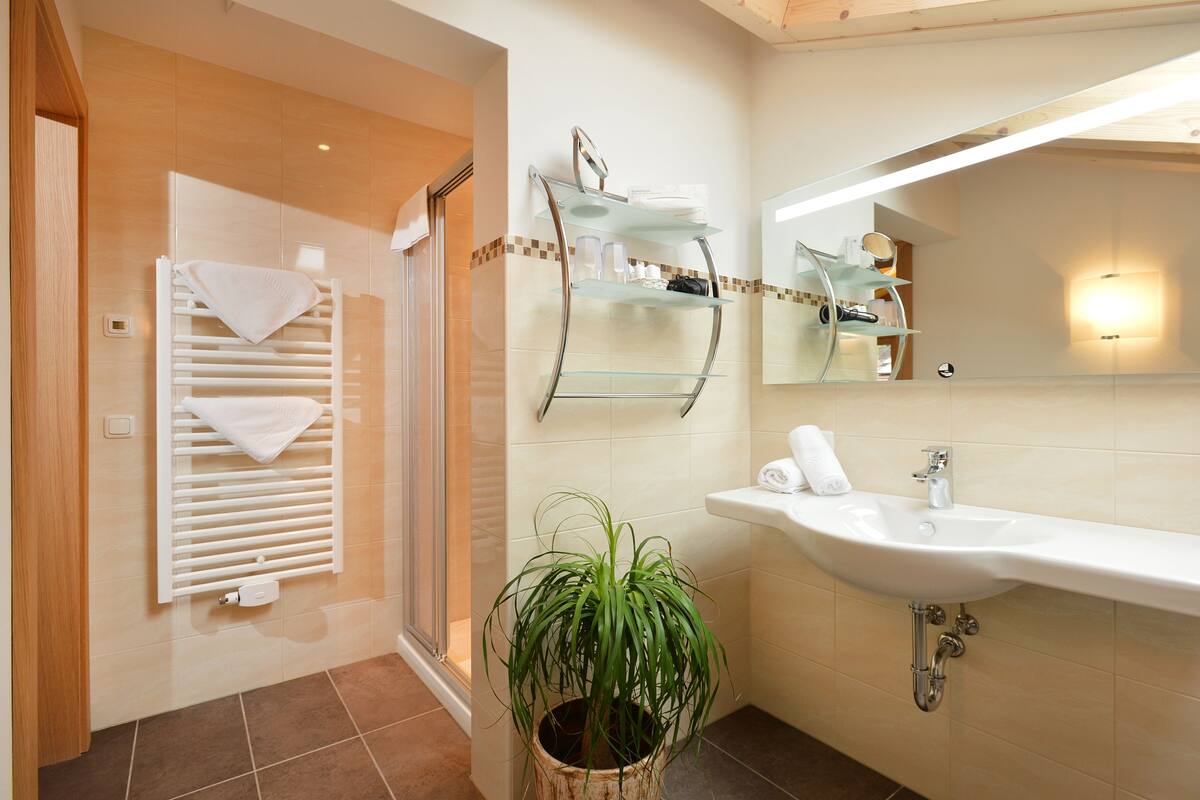 junior suite, annex building | bathroom sink