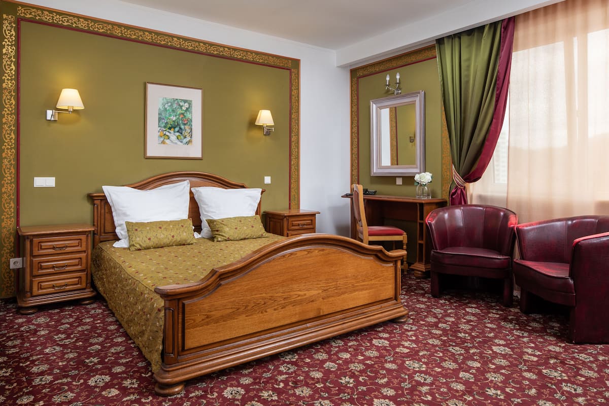 Chambre familiale, balcon | Draps en coton égyptien, coffre-fort, décor unique, ameublement unique