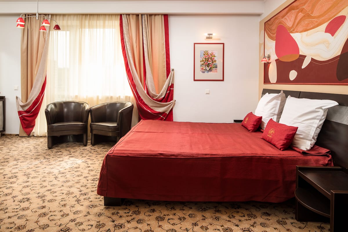 Chambre exécutive, balcon | Draps en coton égyptien, coffre-fort, décor unique, ameublement unique