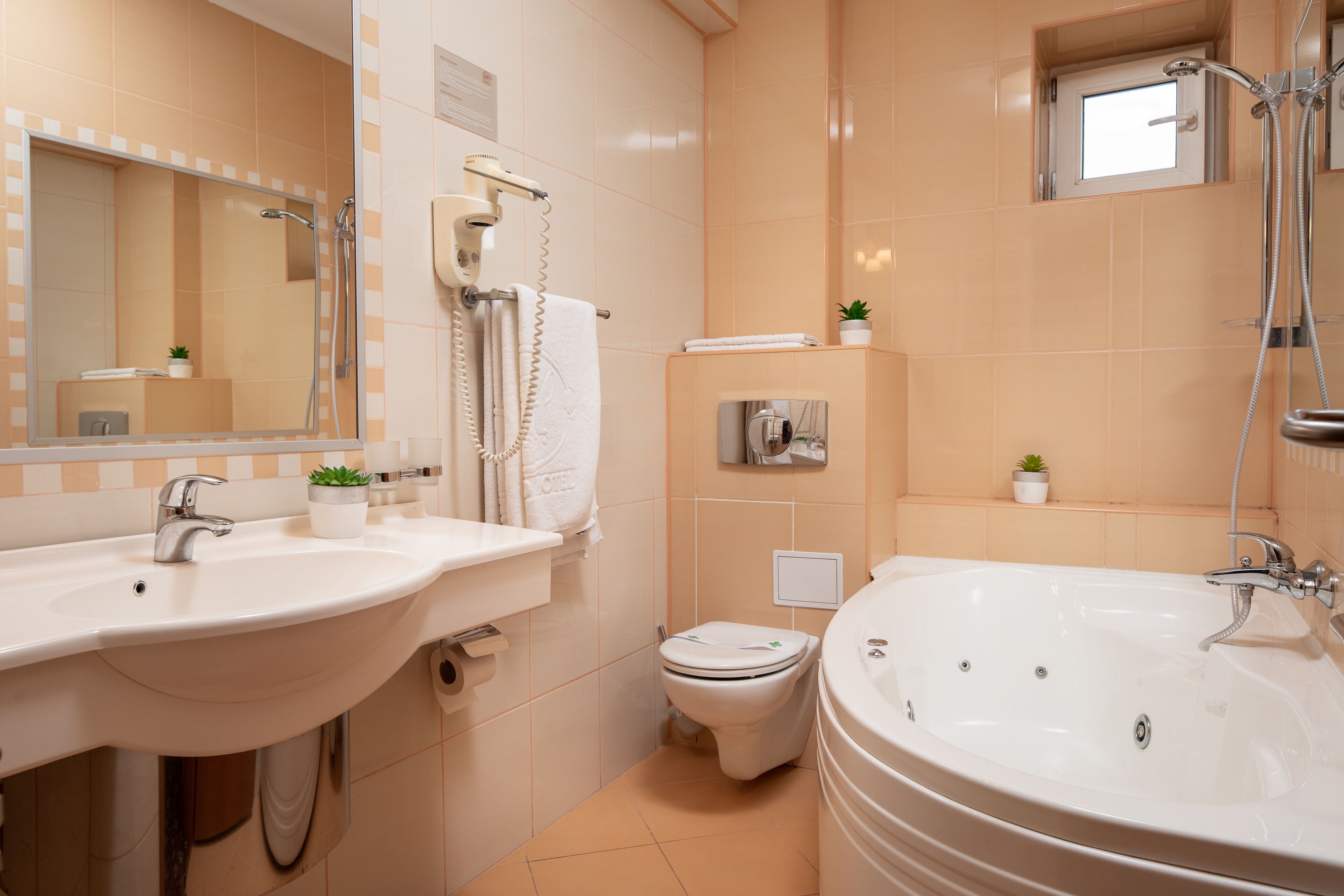 family room, balcony | bathroom | jetted bath, free toiletries, hair dryer, bathrobes