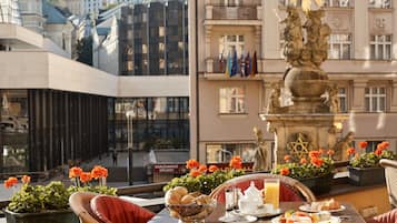 Breakfast, lunch, dinner served; Modern European cuisine