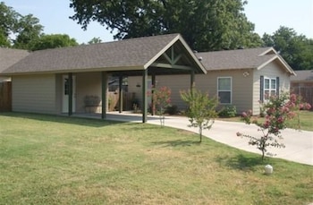 River Rock Bed and Breakfast Cottages