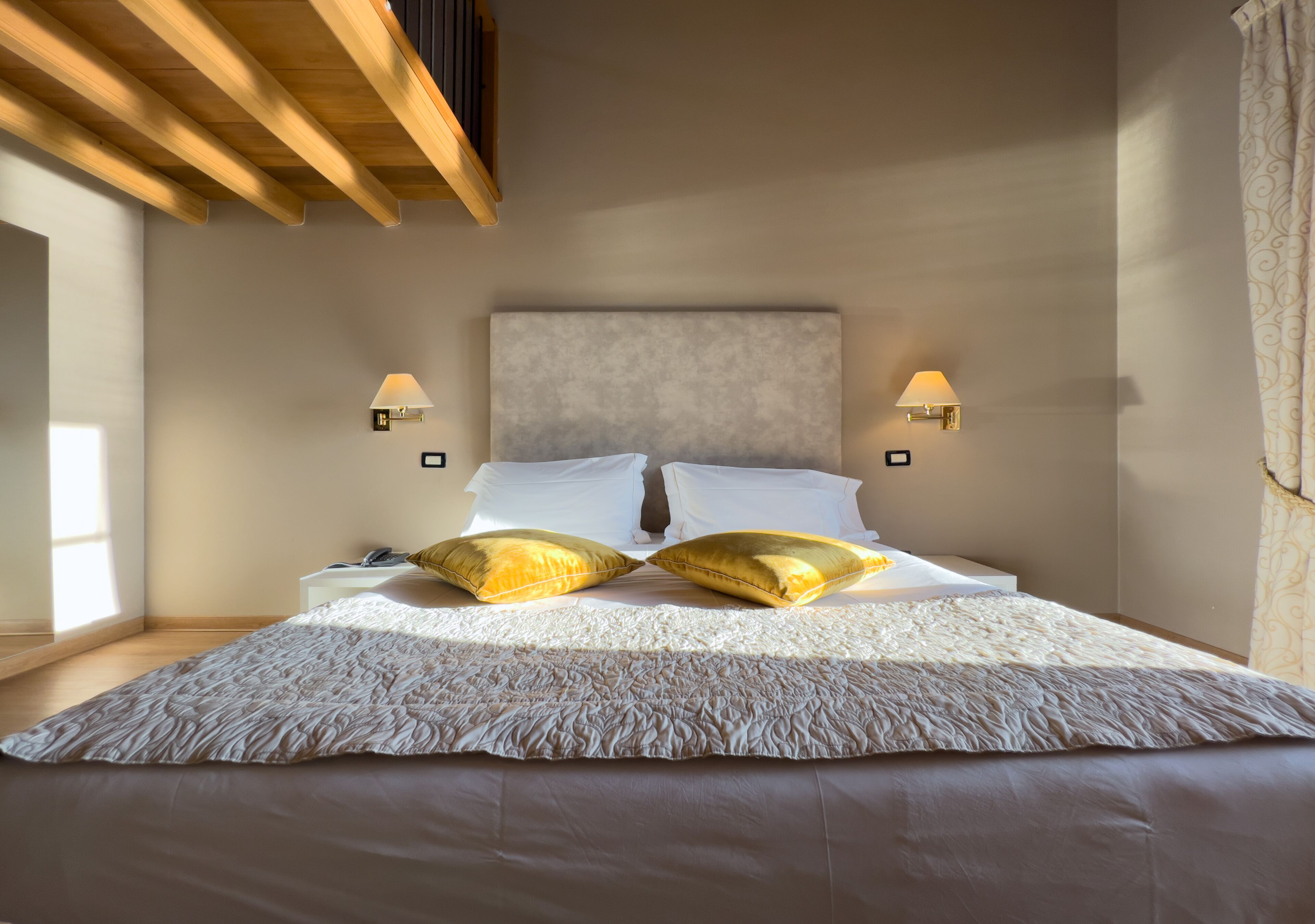 Ropa de cama de alta calidad y minibar 