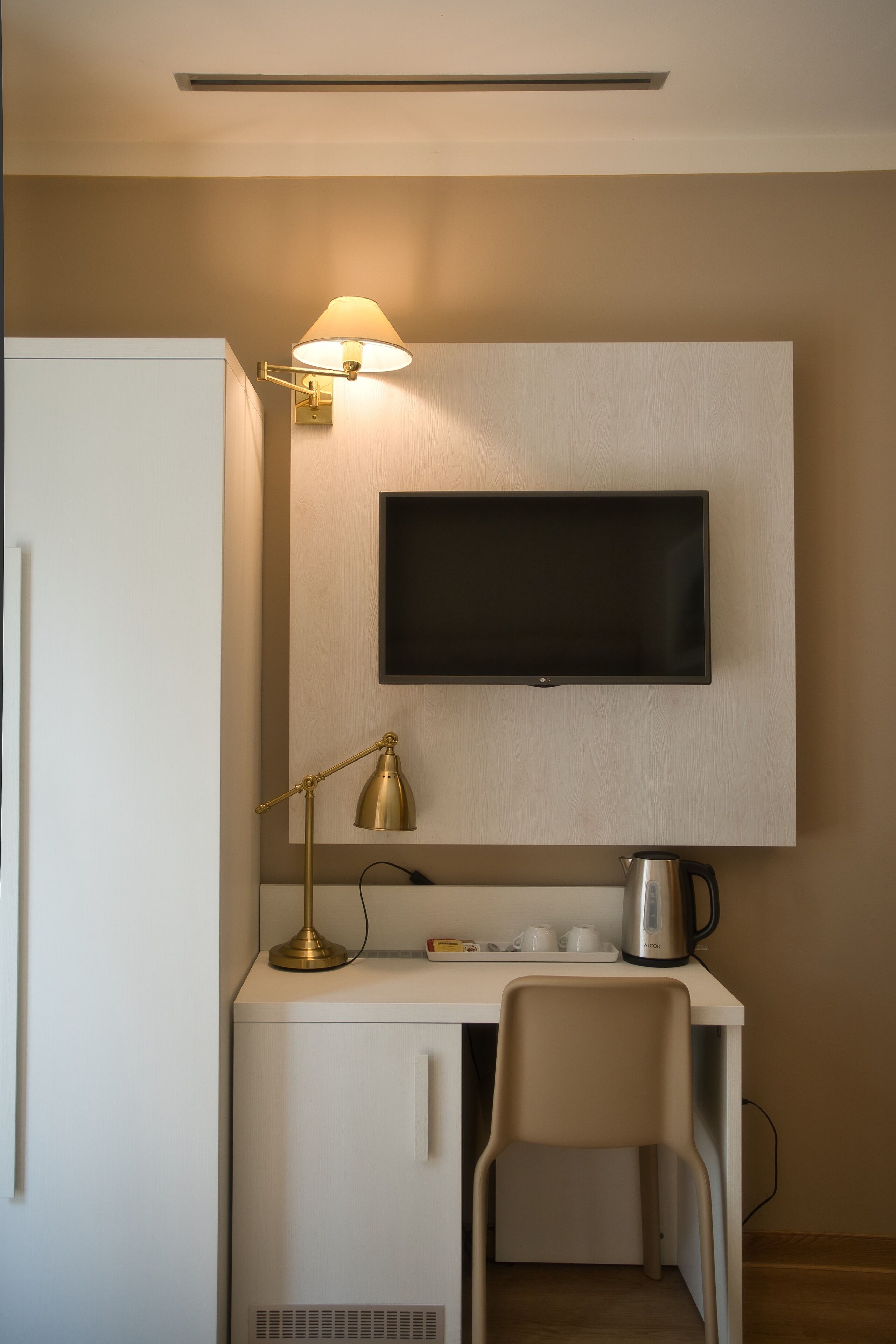 classic single room | 1 bedroom, premium bedding, minibar, in-room safe