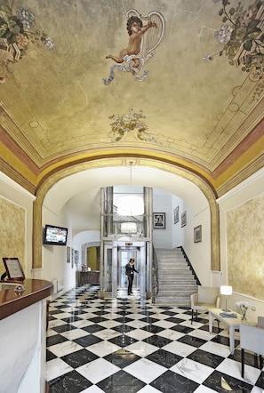 Reception - Hotel Palazzo Pischedda (Bosa)