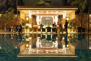 Poolside bar