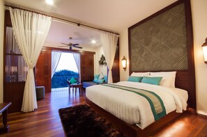 Egyptian cotton sheets, premium bedding, minibar, in-room safe - Lotus Blanc Resort (Siem Reap)