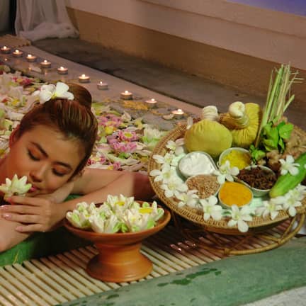 Couples treatment rooms, body treatments, aromatherapy