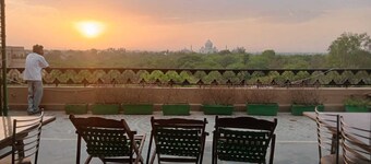 Hotel Taj Plaza