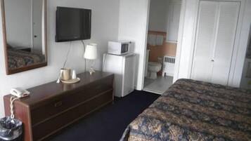 Escritorio, wifi gratis y ropa de cama