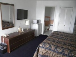 Escritorio, wifi gratis, ropa de cama