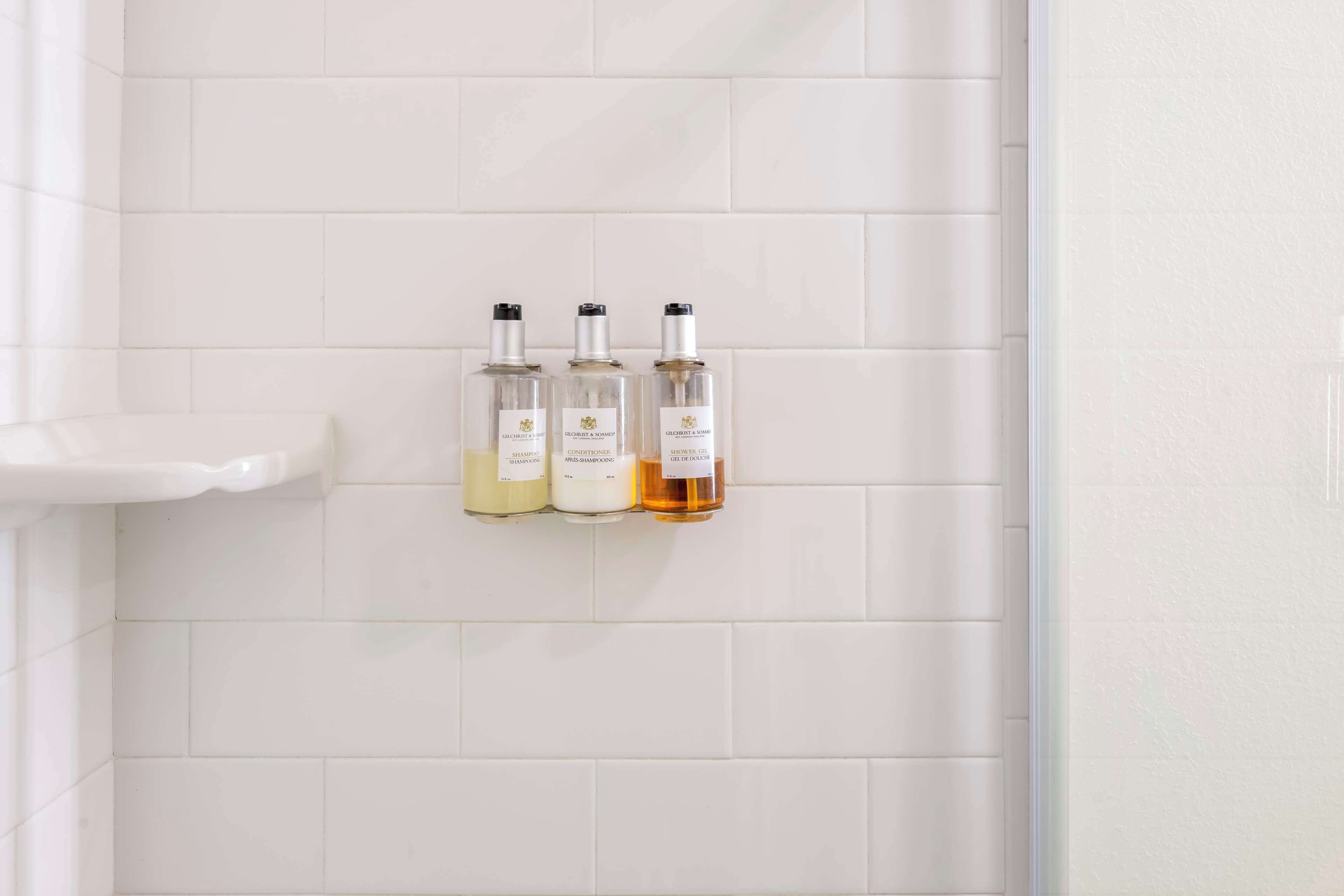 standard room, 2 double beds, non smoking | bathroom | shower, hydromassage showerhead, designer toiletries, hair dryer