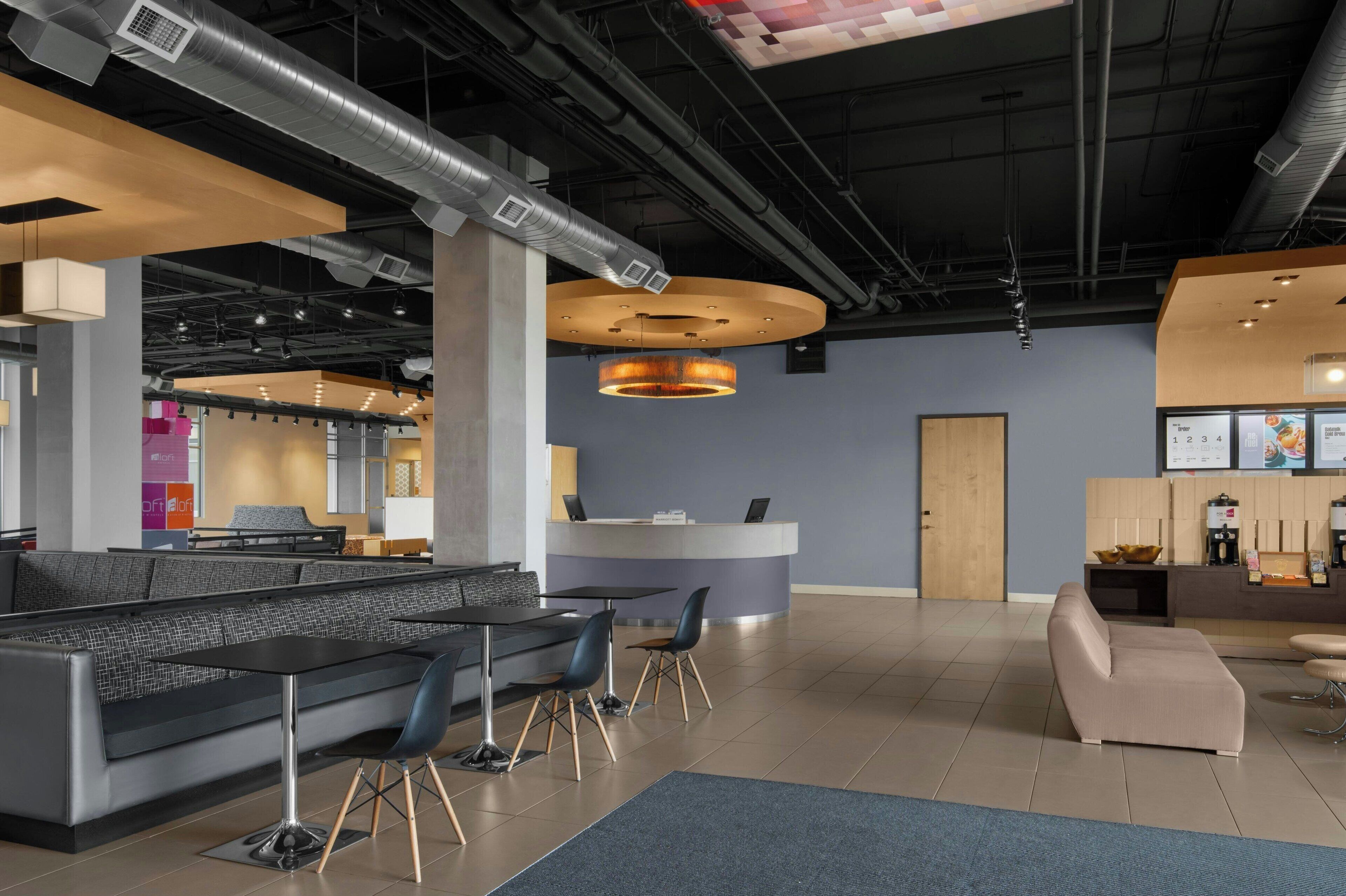 Lobby lounge