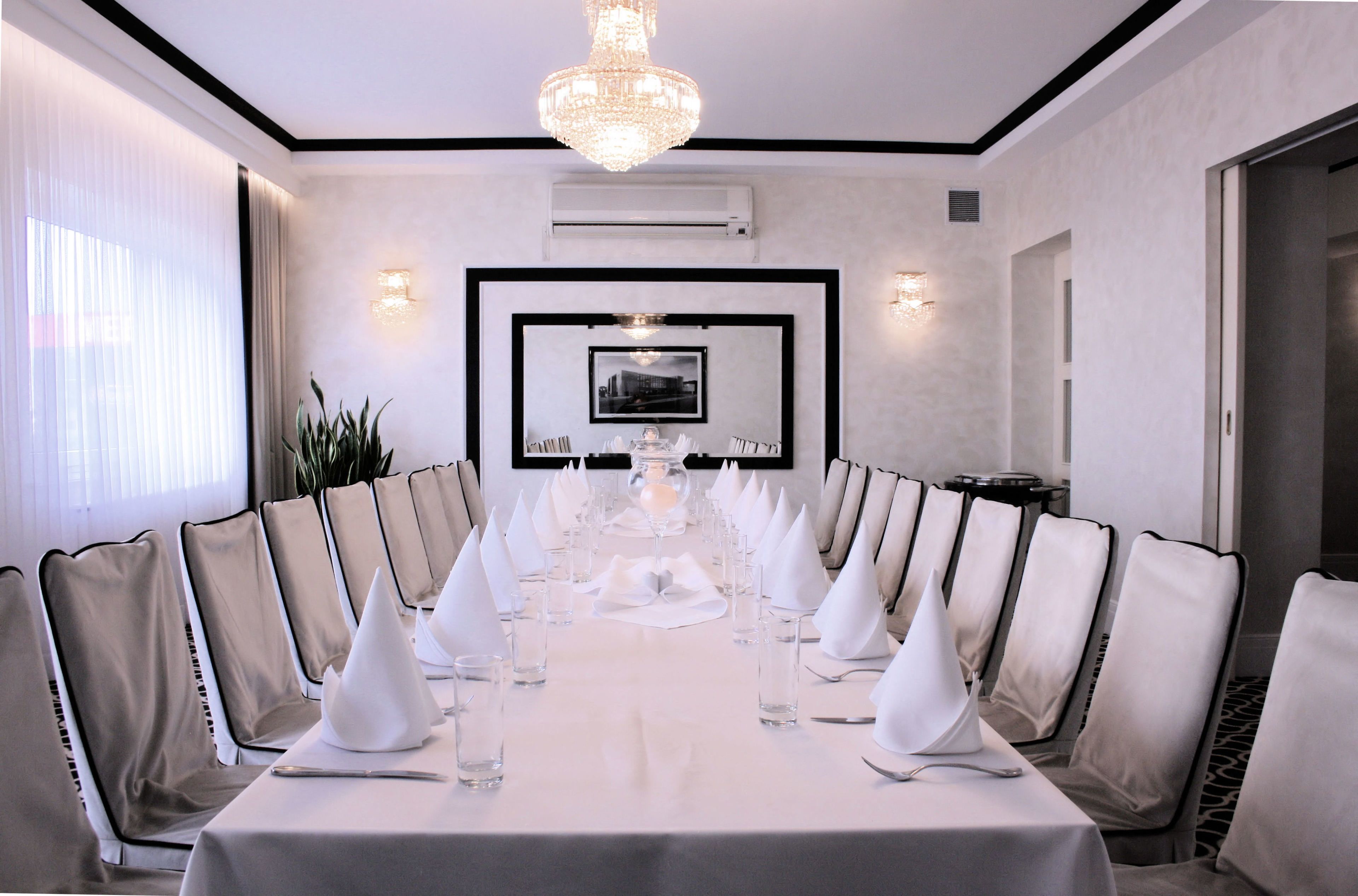 2 restaurants, breakfast, lunch, dinner served; polish cuisine