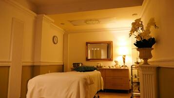 Een sauna, een bubbelbad, een Turks bad/hammam, lichaamsbehandelingen