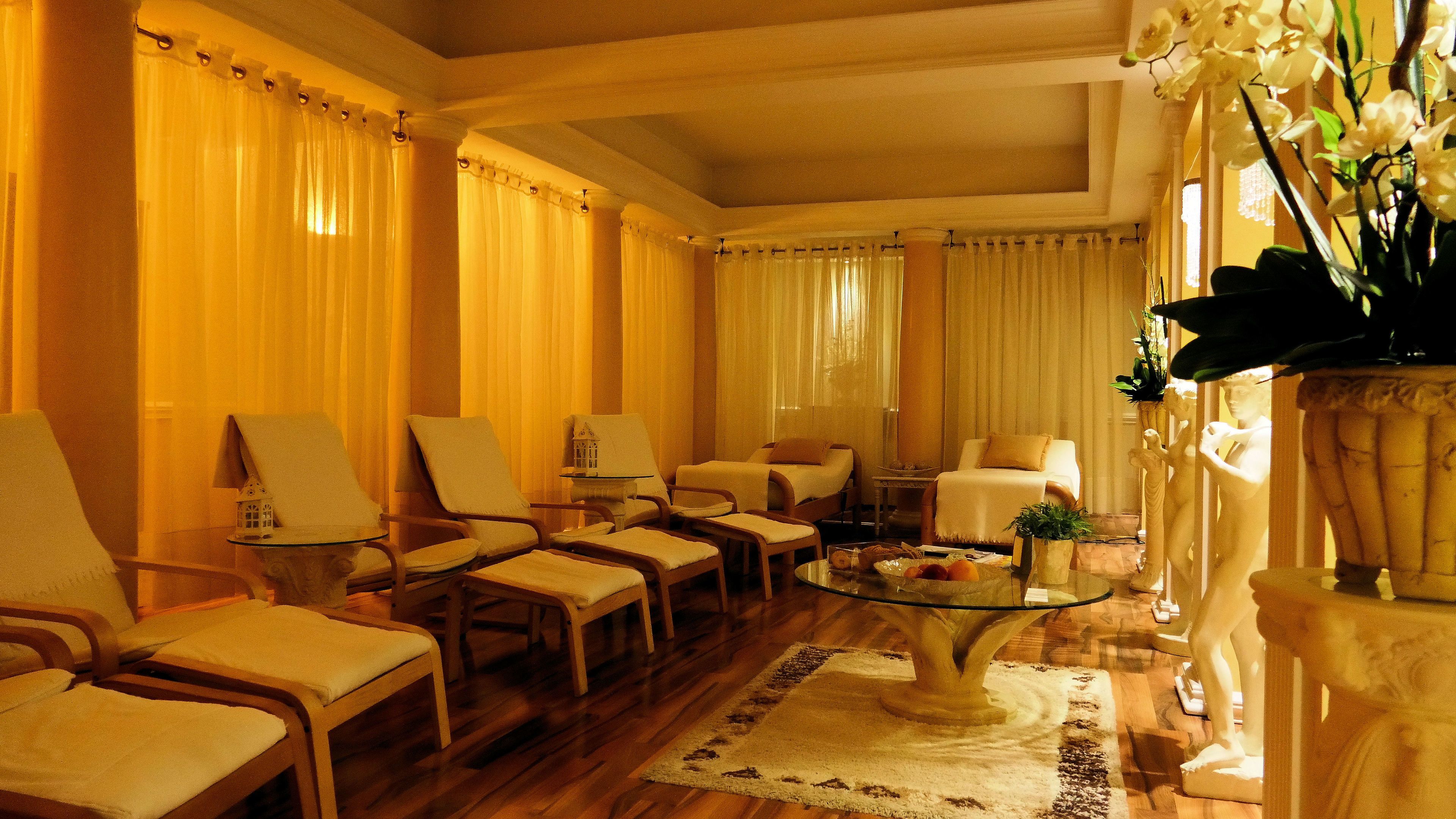 Sauna, hot tub, Turkish bath, body treatments, hydrotherapy