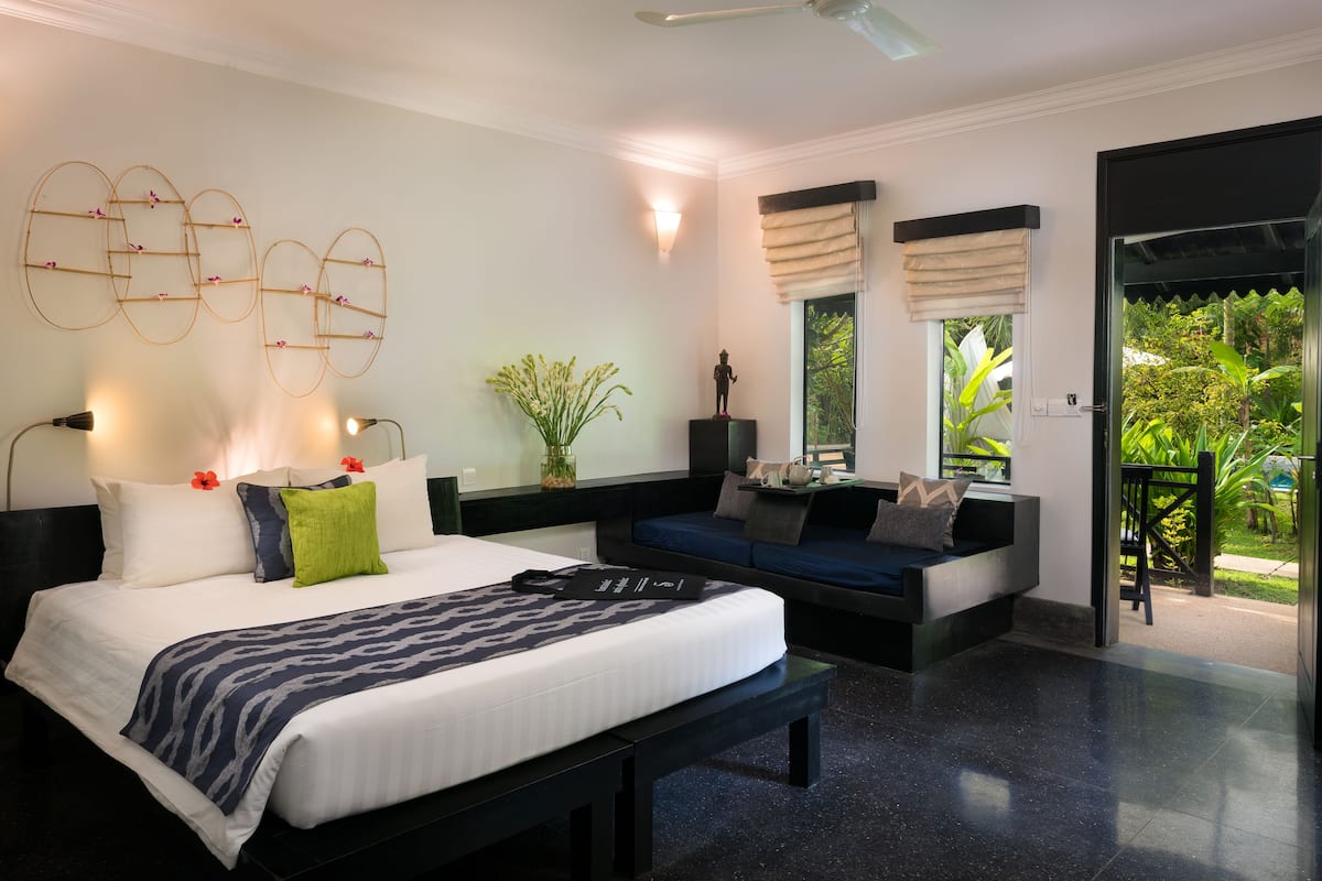 Apsara Villa | เครื่องนอนระดับพรีเมียม, มินิบาร์, ตู้นิรภัยในห้องพัก, โต๊ะทำงาน