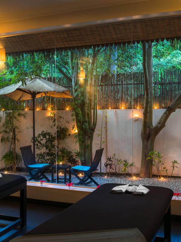 Couples treatment room(s), body treatments, aromatherapy, body wraps