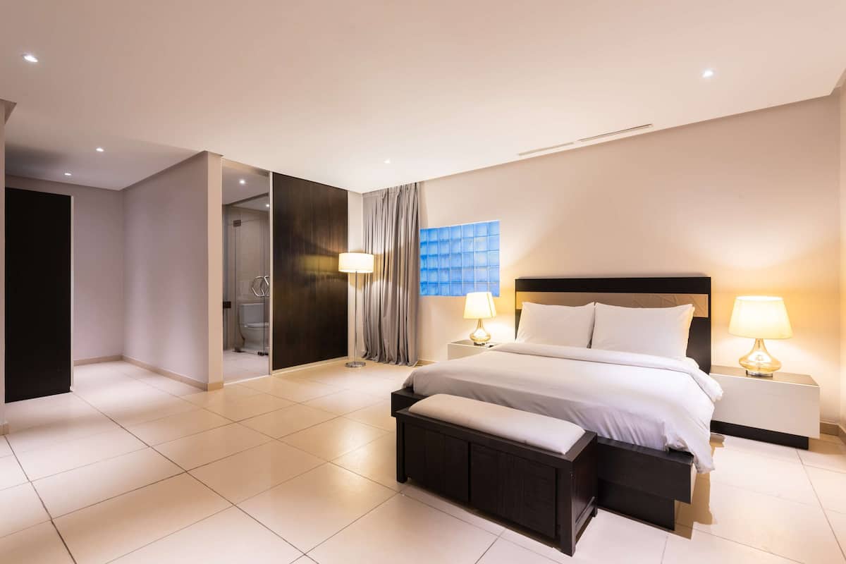 Egyptian cotton sheets, premium bedding, down duvets