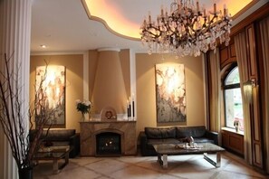 Lobby sitting area - Coellner Hof (Cologne)