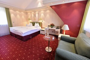 Chambre Double | Literie hypoallergénique, surmatelas, coffres-forts dans les chambres