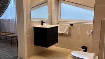 Double or Twin Room | Bathroom