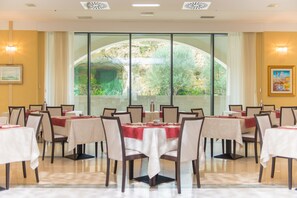 Illallinen, ulkoilmaravintola 