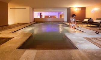 Couples treatment rooms, sauna, hot tub, Turkish bath, body treatments