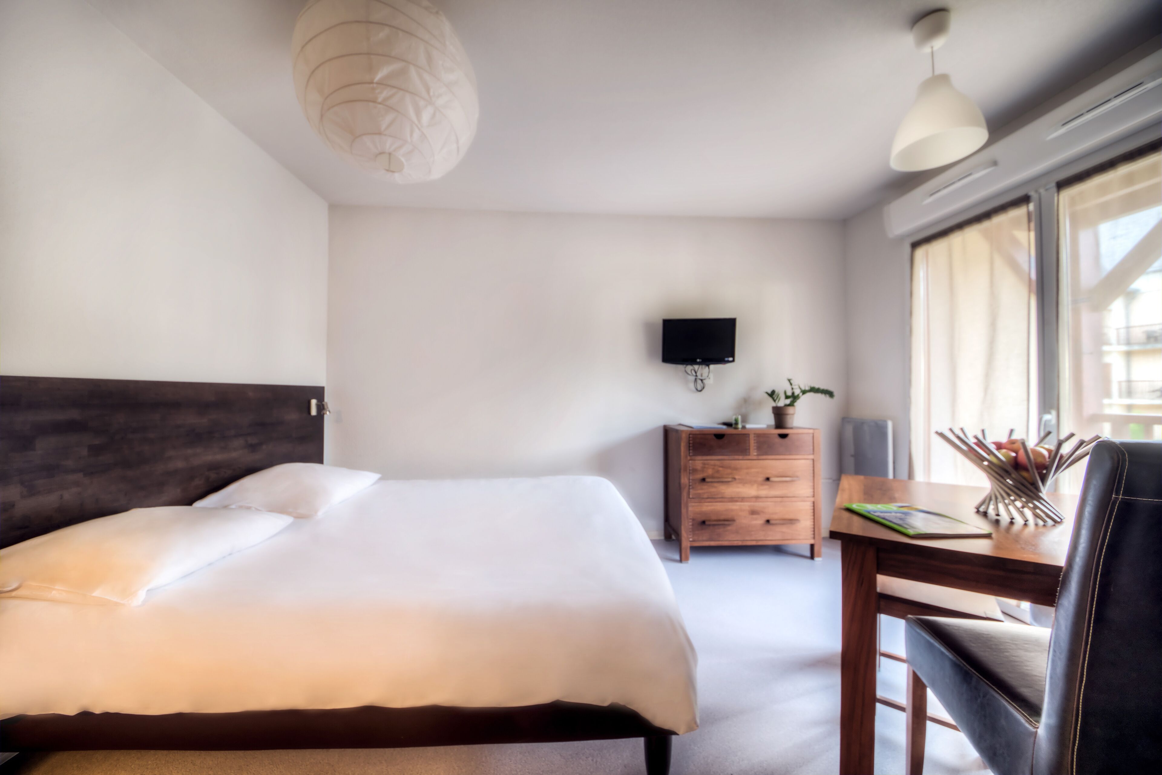 Con stile personalizzato, con arredamento individuale, postazione laptop