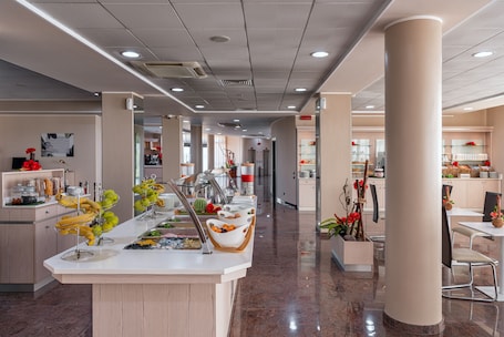 Daily buffet breakfast (EUR 9.5 per person)