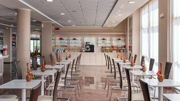 Daily buffet breakfast (EUR 9.5 per person)