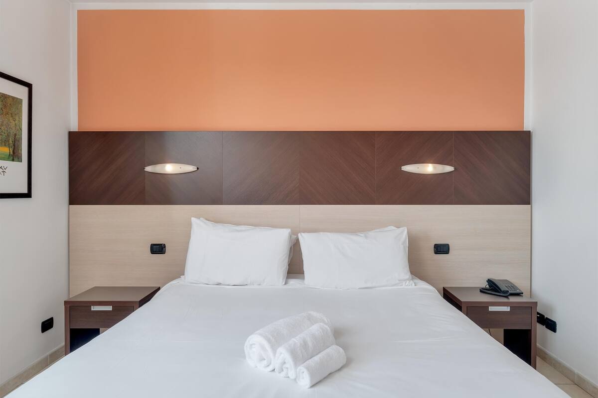 superior double room, non smoking | 1 bedroom, hypo-allergenic bedding, down duvets, desk