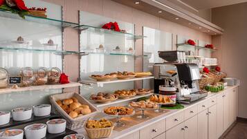 Daily buffet breakfast (EUR 9.5 per person)
