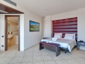 Junior Studio Suite, Non Smoking | Hypo-allergenic bedding, down comforters, desk, soundproofing - B&B Hotel Settimo Torinese (Settimo Torinese)