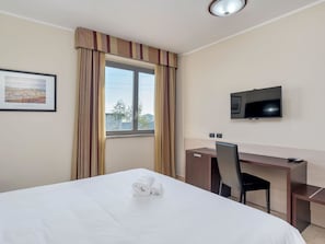 Standard Double Room, Mobility Accessible, Non Smoking | Hypo-allergenic bedding, down comforters, desk, soundproofing - B&B Hotel Settimo Torinese (Settimo Torinese)
