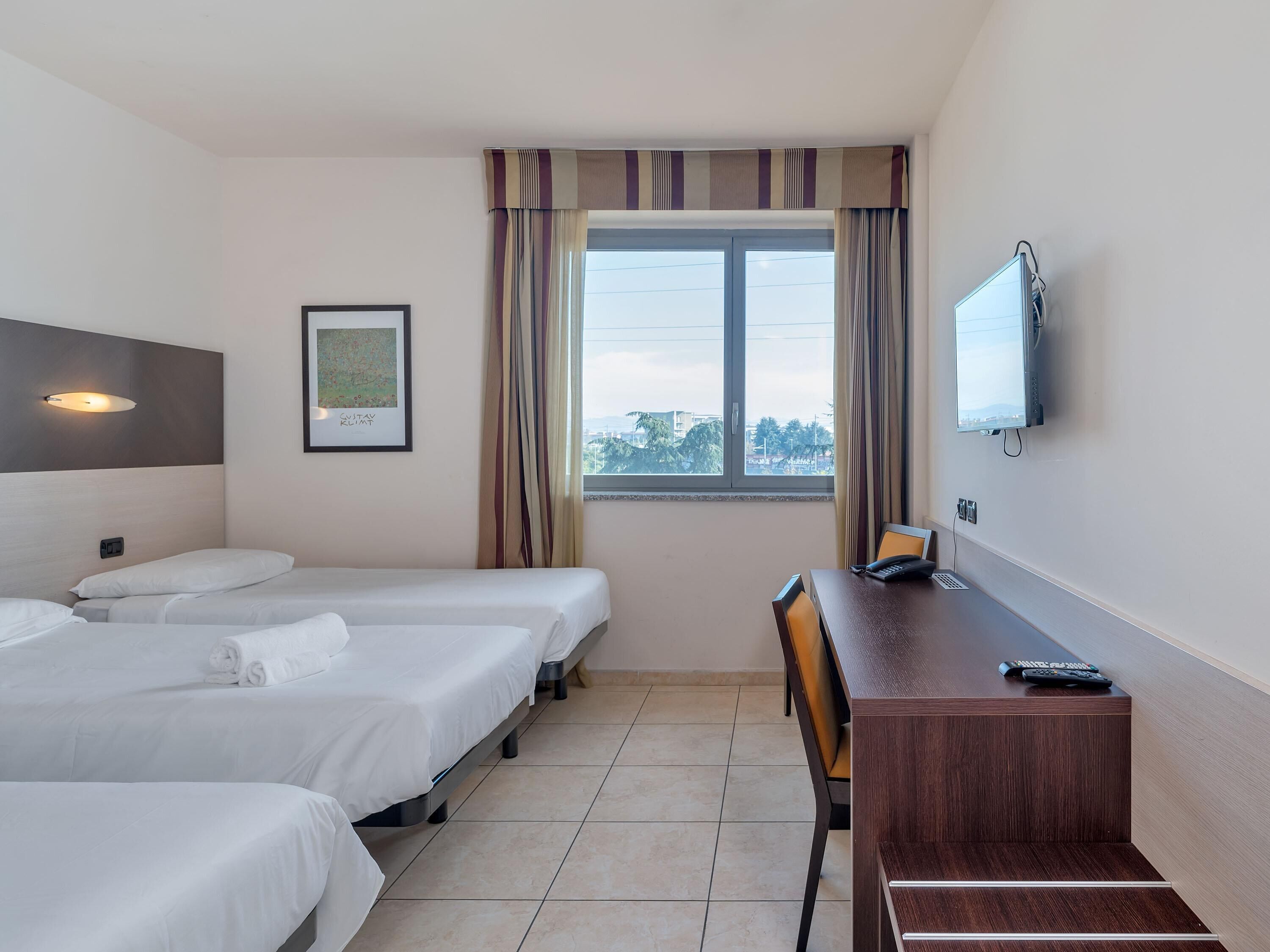 Standard Triple Room, 3 Single Beds, Non Smoking