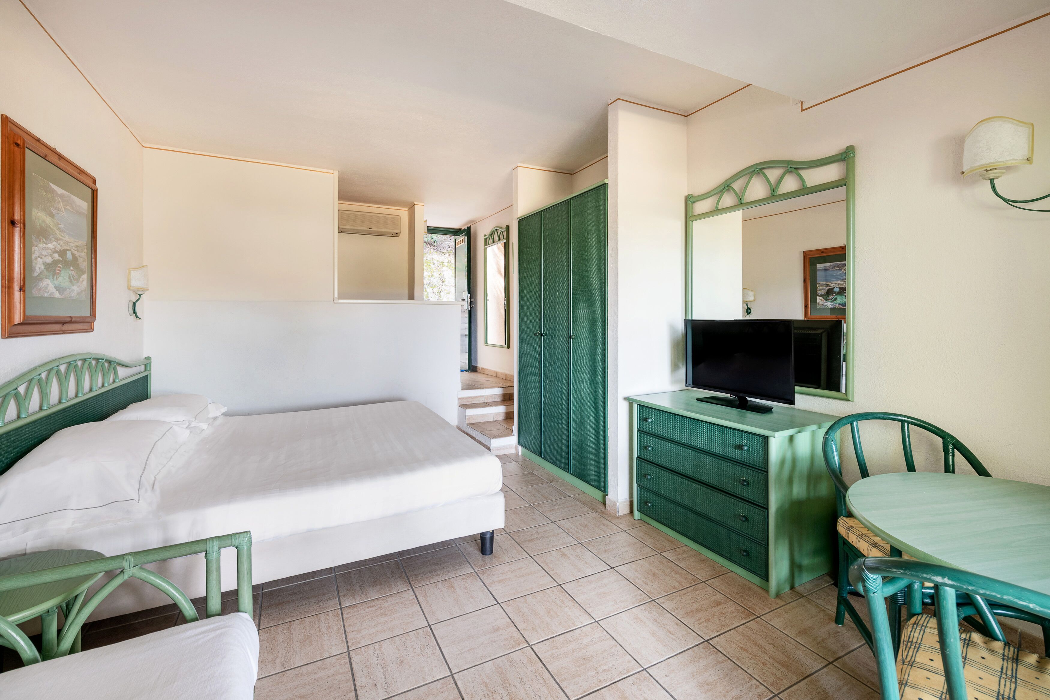 Minibar, in-room safe, cribs (surcharge), bed sheets