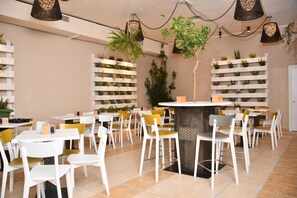 6 restaurants; breakfast, lunch, and dinner served - VOI Tanka Village (Villasimius)