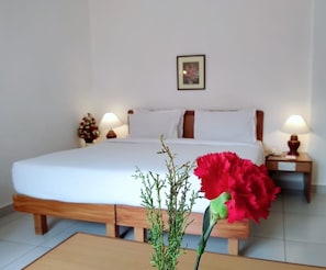 In-room safe, soundproofing, iron/ironing board, cots/infant beds - Abad Metro (Kanayannur)