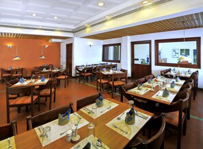 Breakfast, lunch and dinner served - Abad Metro (Kanayannur)