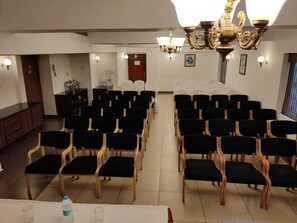 Banquet hall - Abad Metro (Kanayannur)