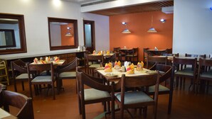 Se sirven desayunos, comidas y cenas