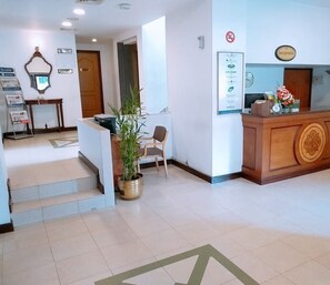 Lobby - Abad Metro (Kanayannur)