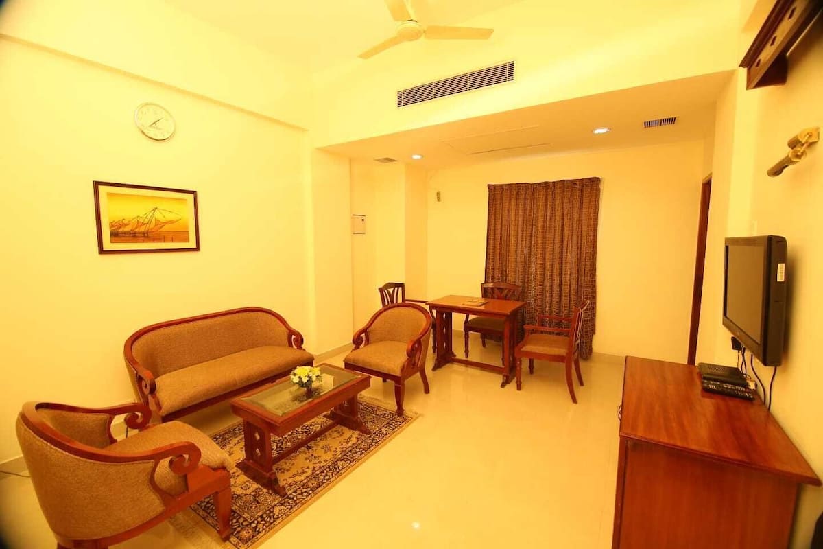 Executive Suite | Living area