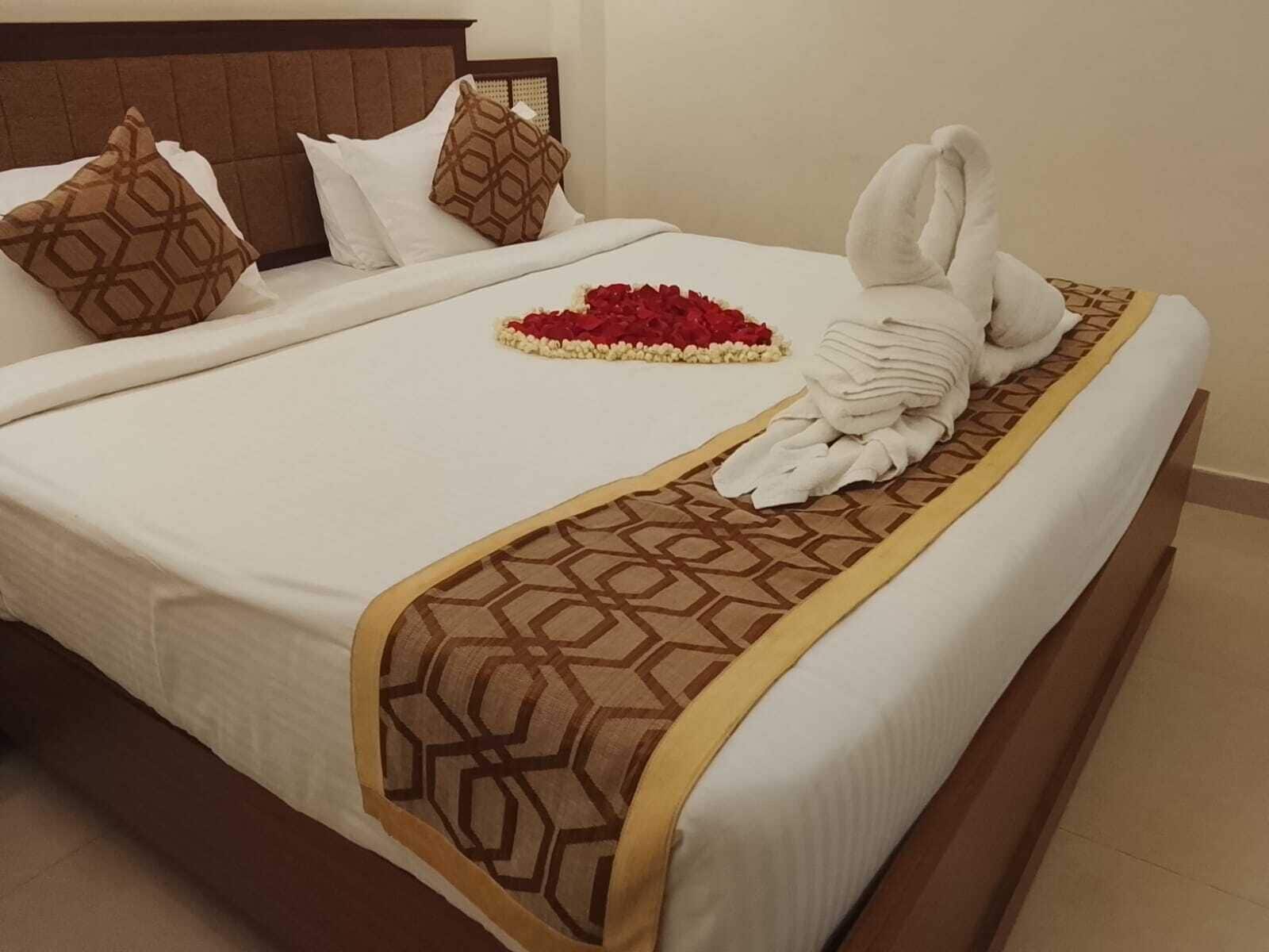 Deluxe Double Room | Premium bedding, minibar, in-room safe, desk