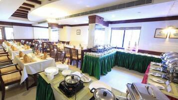 Sudah termasuk sarapan siap masak setiap hari