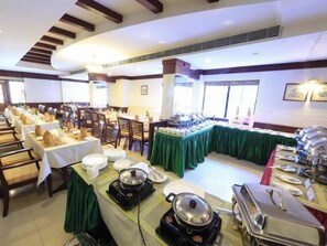 Free daily cooked-to-order breakfast