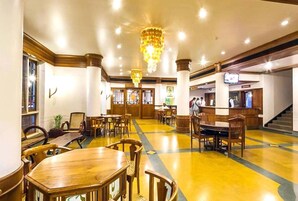 Breakfast, lunch, dinner served; Indian cuisine 