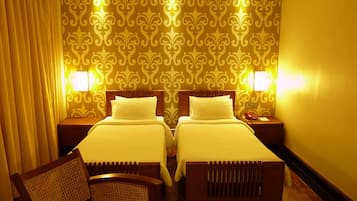 Standard Twin Room, 1 Bedroom | 1 bedroom, premium bedding, in-room safe, desk